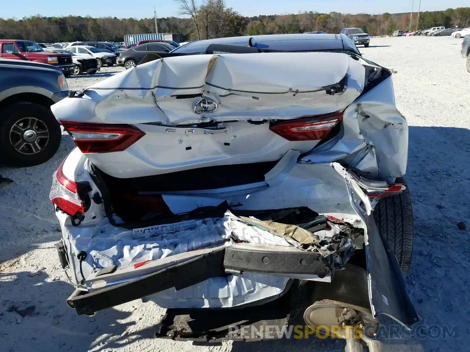 9 Photograph of a damaged car 4T1K61AK4LU358515 TOYOTA CAMRY 2020