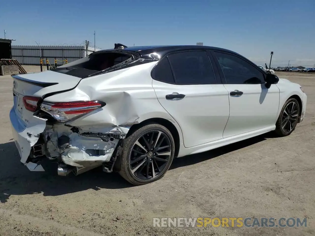 3 Photograph of a damaged car 4T1K61AK4LU384743 TOYOTA CAMRY 2020