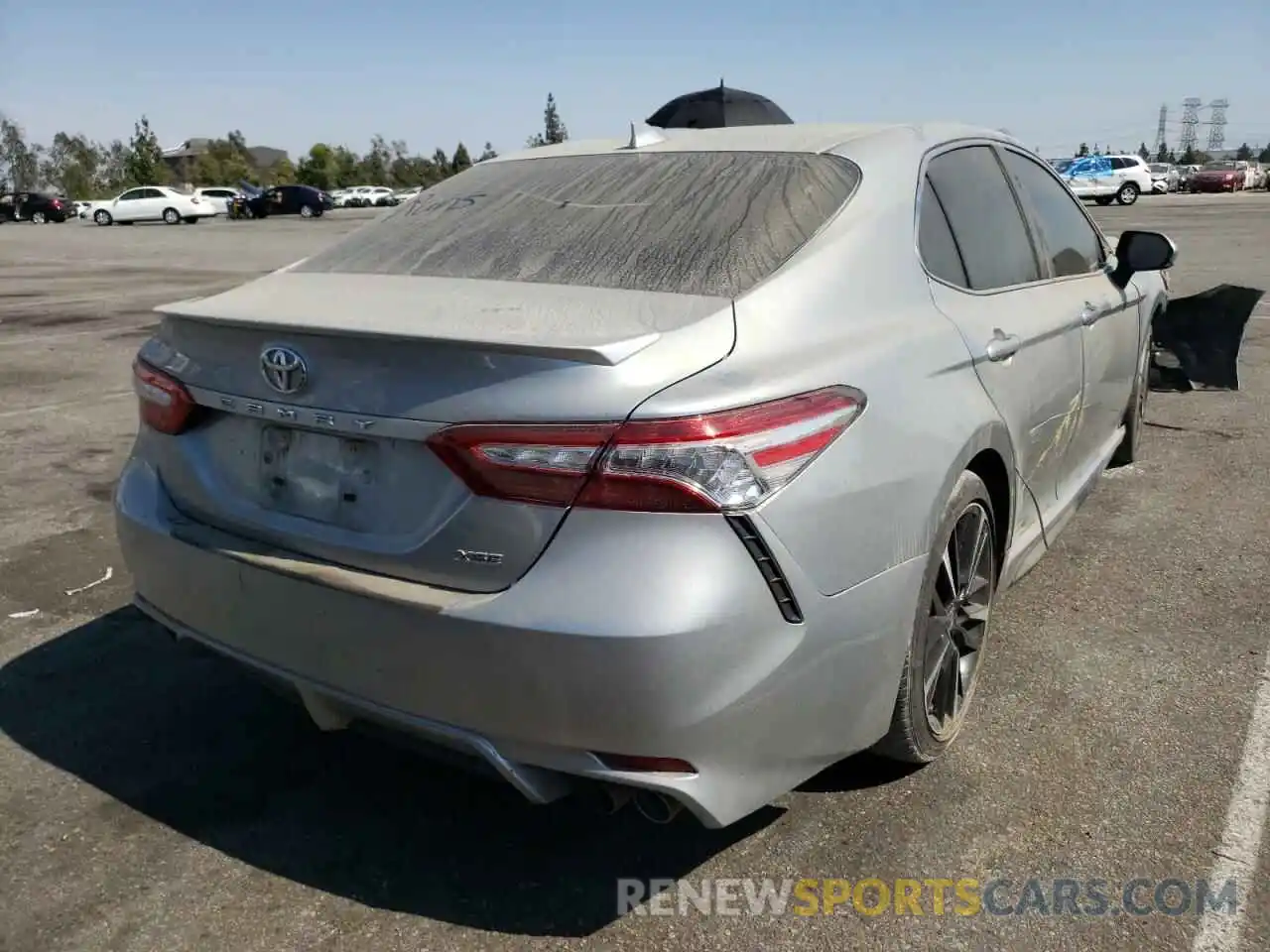 4 Photograph of a damaged car 4T1K61AK4LU392082 TOYOTA CAMRY 2020