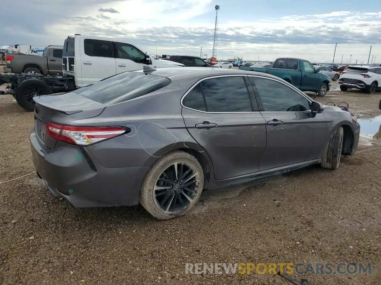 3 Photograph of a damaged car 4T1K61AK4LU393314 TOYOTA CAMRY 2020