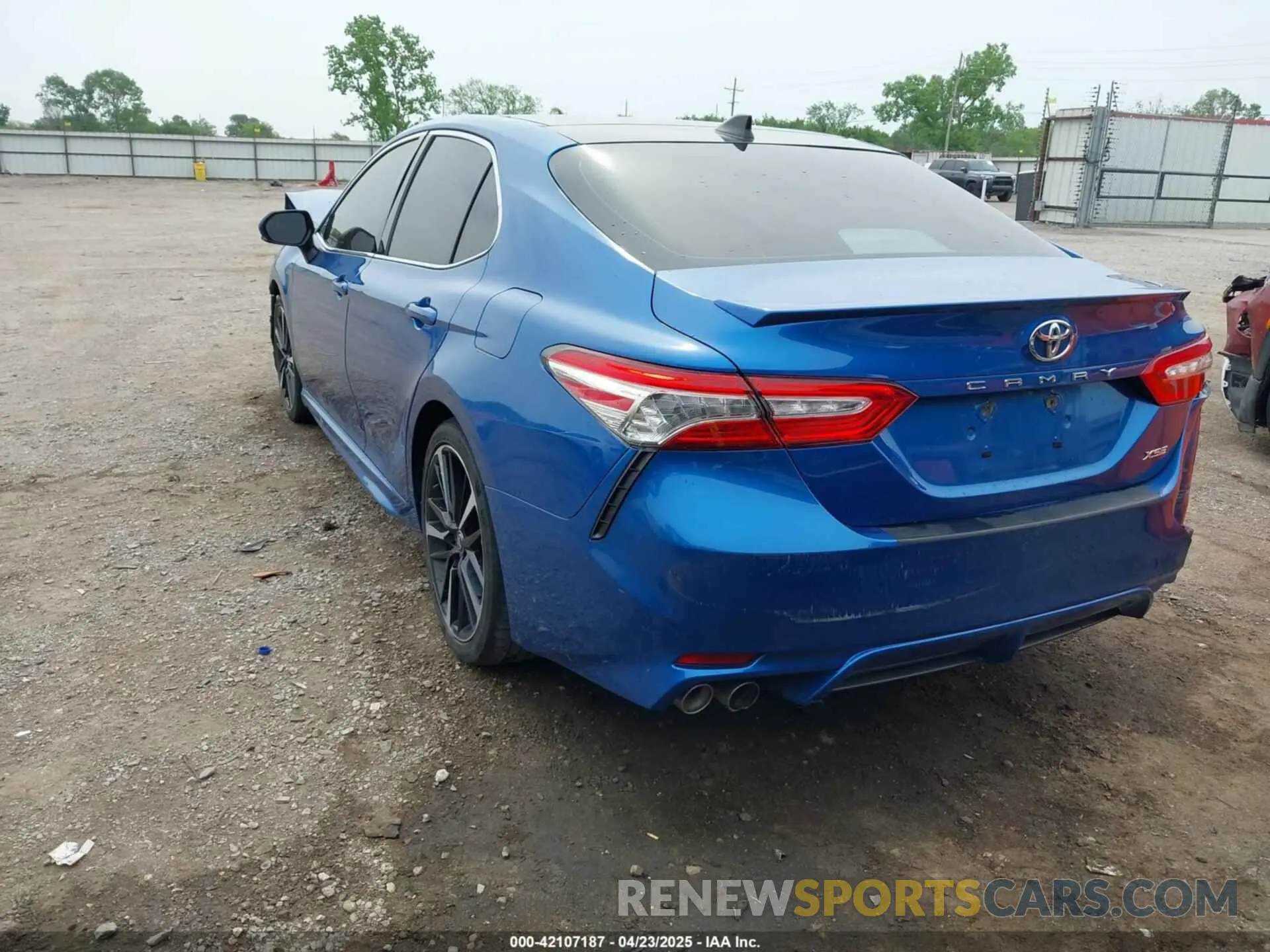 3 Photograph of a damaged car 4T1K61AK4LU395791 TOYOTA CAMRY 2020