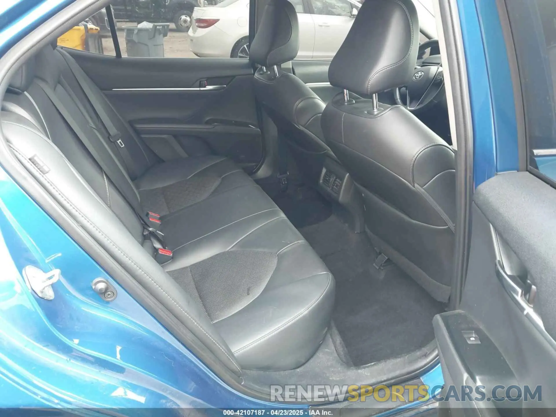 8 Photograph of a damaged car 4T1K61AK4LU395791 TOYOTA CAMRY 2020