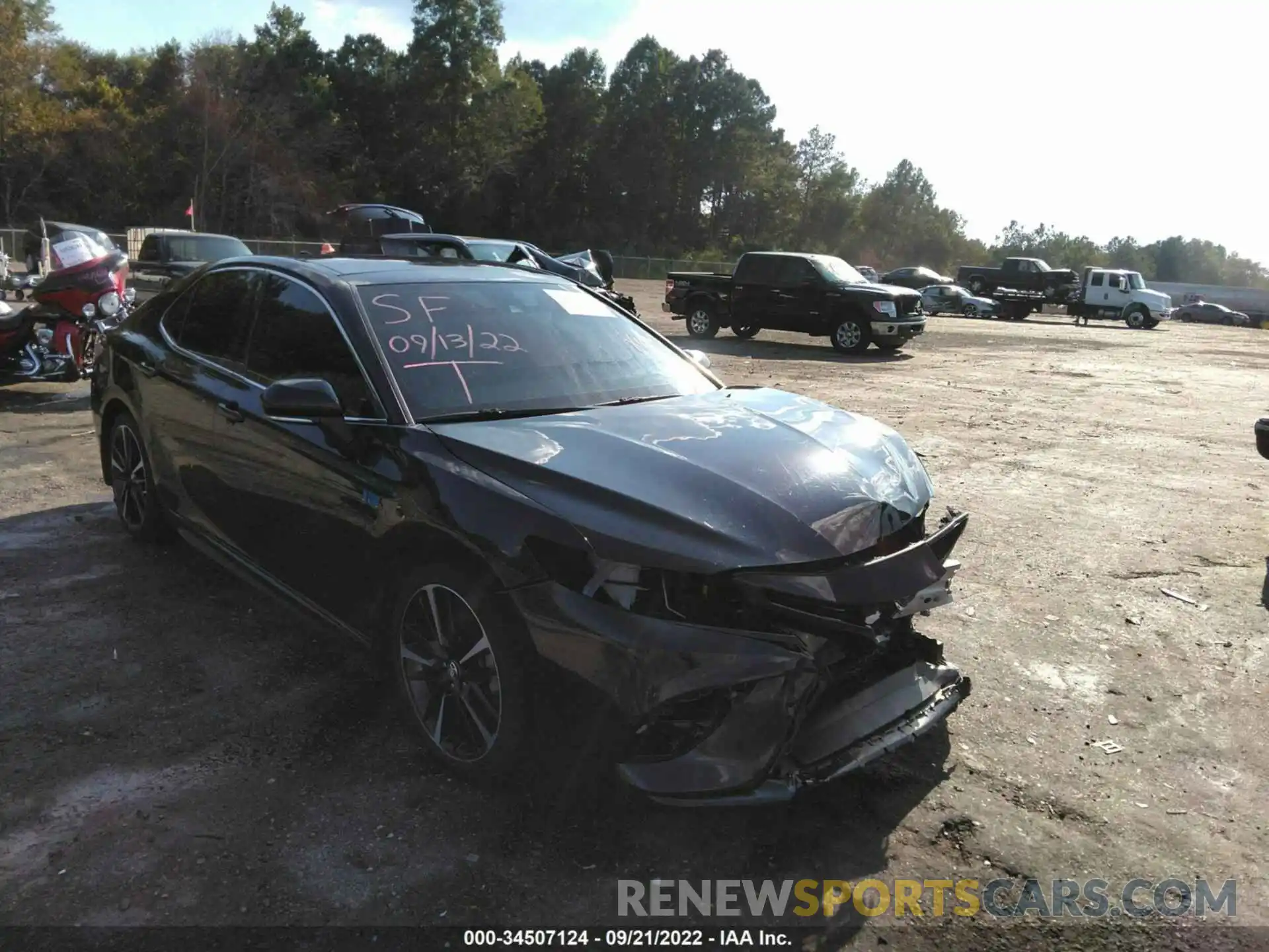 1 Photograph of a damaged car 4T1K61AK4LU880643 TOYOTA CAMRY 2020