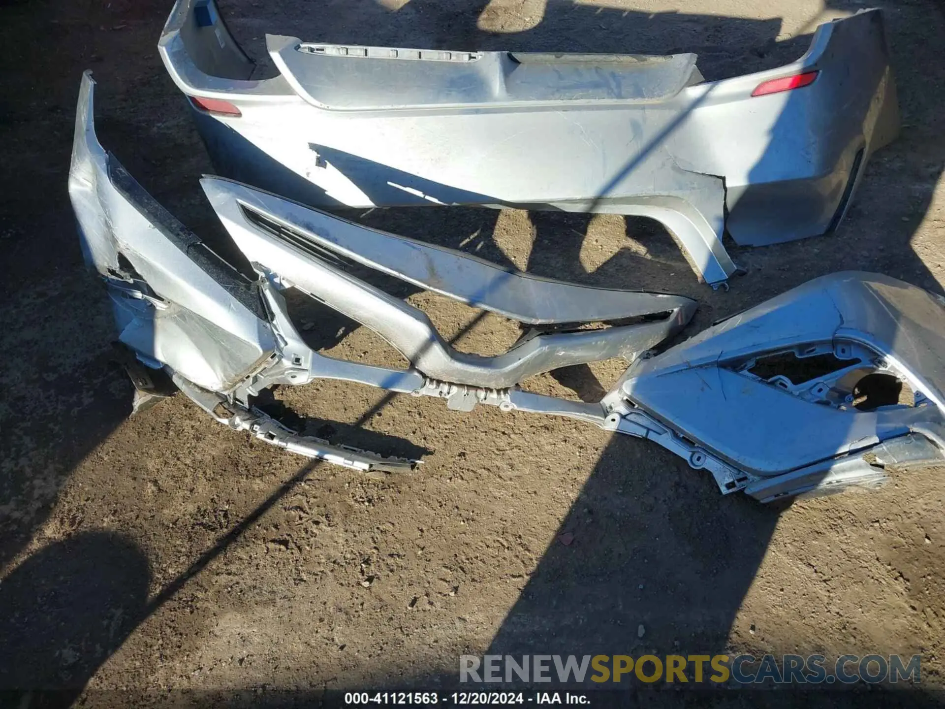 11 Photograph of a damaged car 4T1K61AK4LU921997 TOYOTA CAMRY 2020