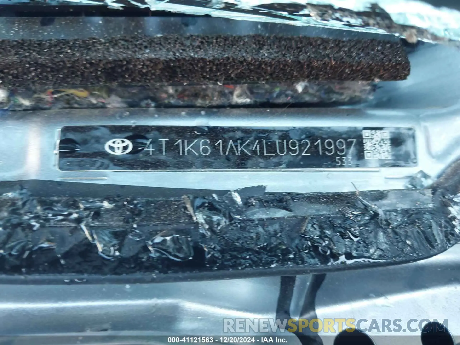 9 Photograph of a damaged car 4T1K61AK4LU921997 TOYOTA CAMRY 2020