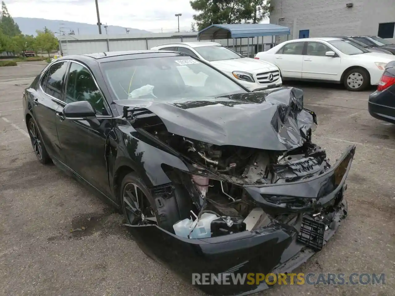 1 Photograph of a damaged car 4T1K61AK4LU941778 TOYOTA CAMRY 2020