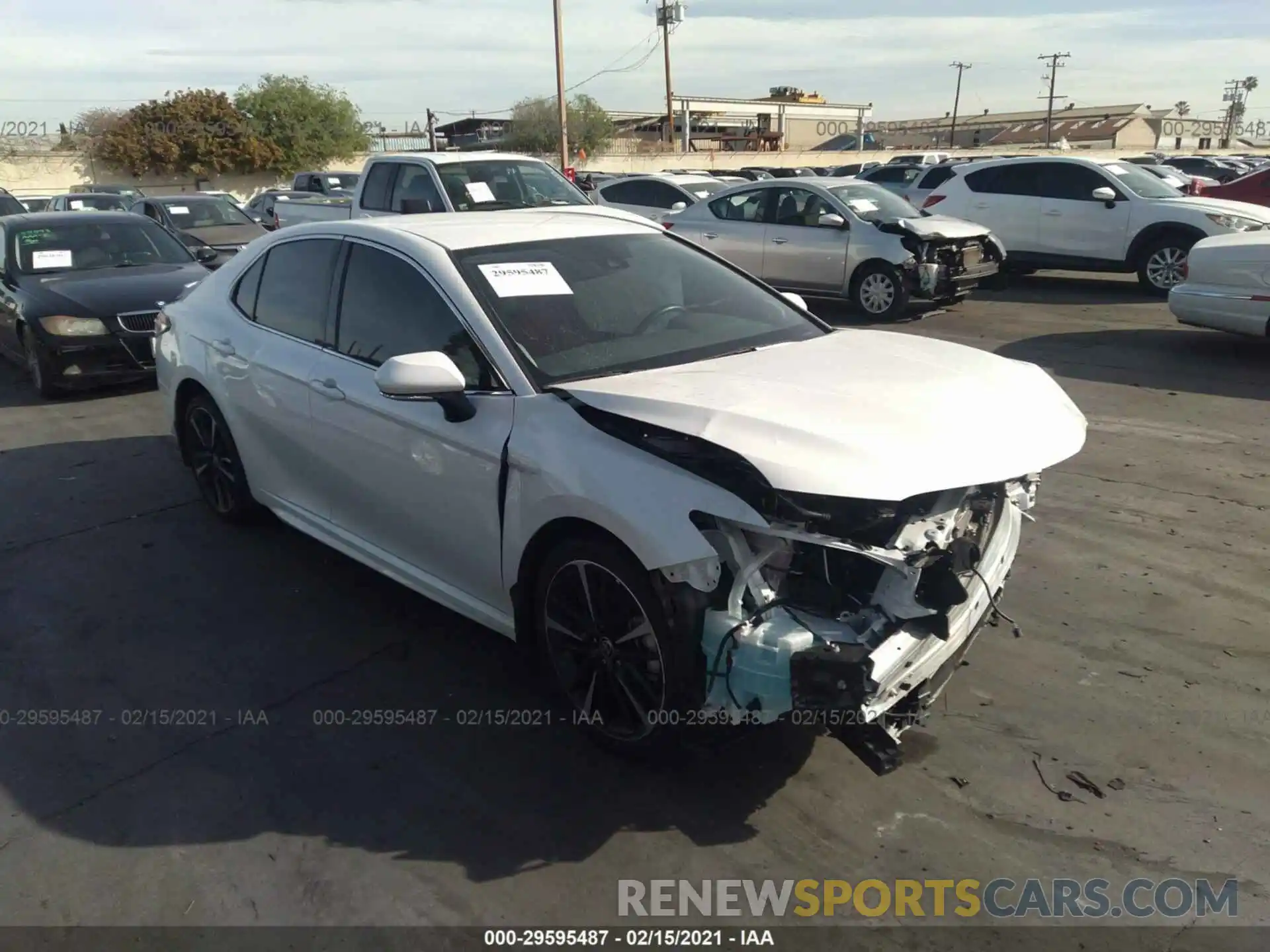 1 Photograph of a damaged car 4T1K61AK4LU952585 TOYOTA CAMRY 2020