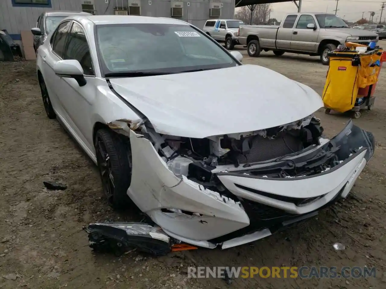 1 Photograph of a damaged car 4T1K61AK4LU953770 TOYOTA CAMRY 2020