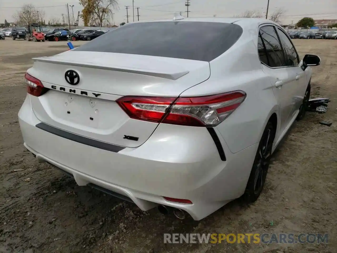 4 Photograph of a damaged car 4T1K61AK4LU953770 TOYOTA CAMRY 2020