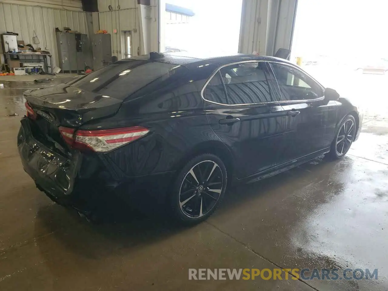 3 Photograph of a damaged car 4T1K61AK4LU956135 TOYOTA CAMRY 2020