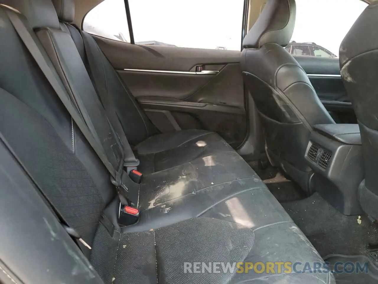 10 Photograph of a damaged car 4T1K61AK4LU959259 TOYOTA CAMRY 2020
