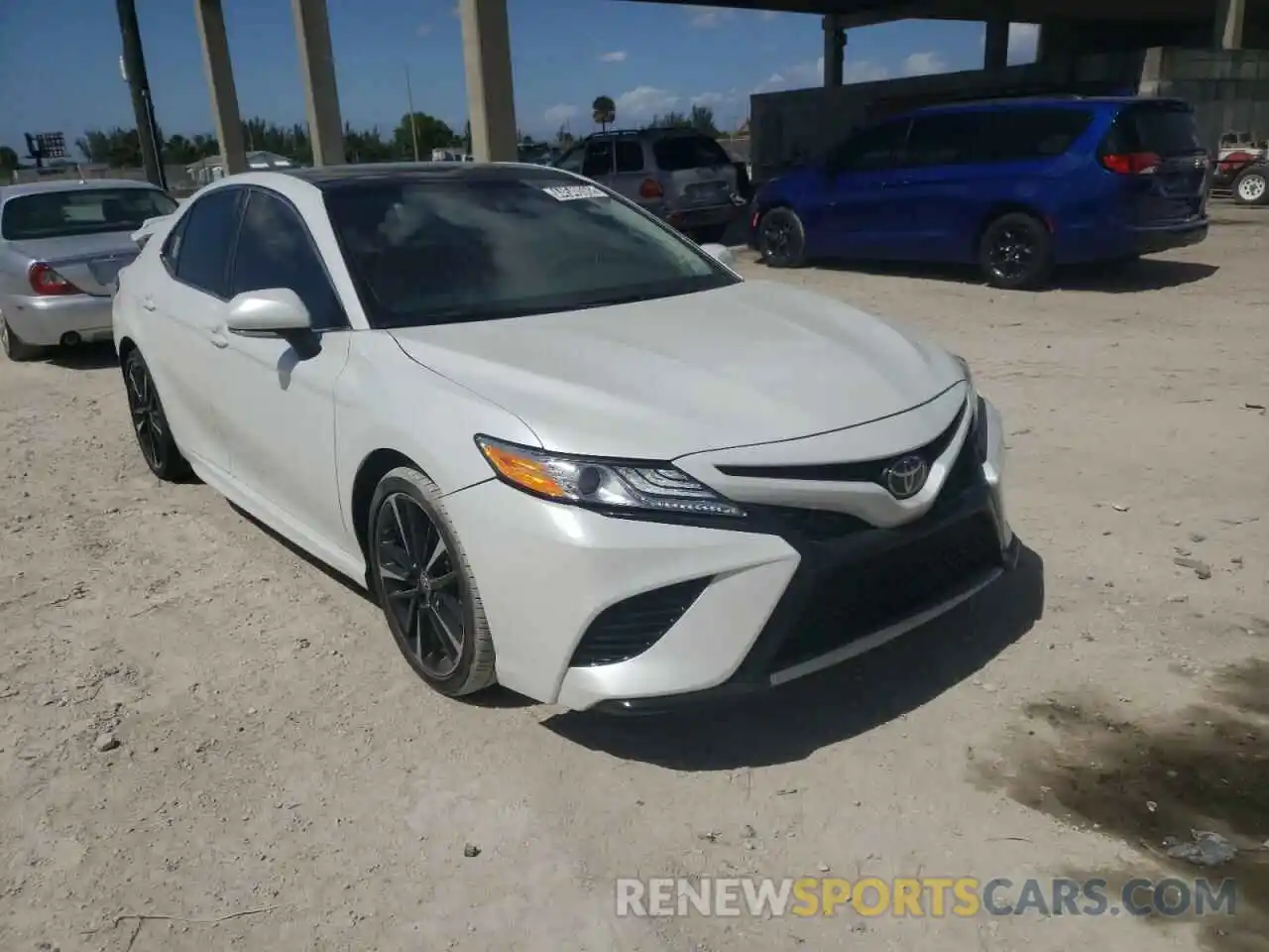 1 Photograph of a damaged car 4T1K61AK4LU973372 TOYOTA CAMRY 2020