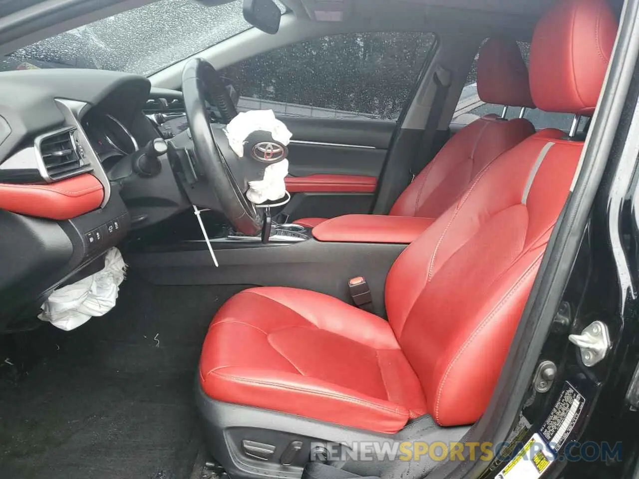 7 Photograph of a damaged car 4T1K61AK4LU977583 TOYOTA CAMRY 2020