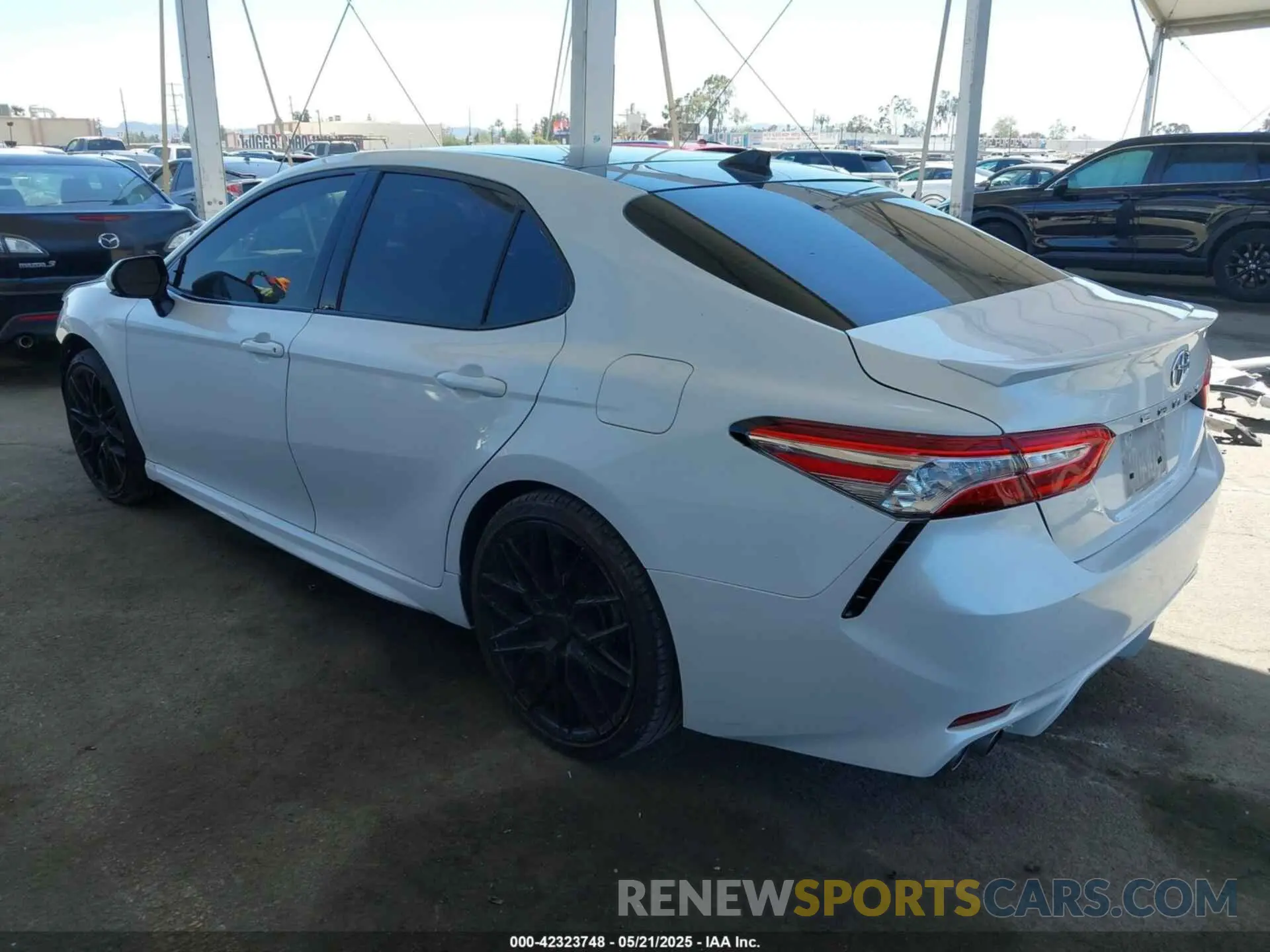 3 Photograph of a damaged car 4T1K61AK4LU980970 TOYOTA CAMRY 2020