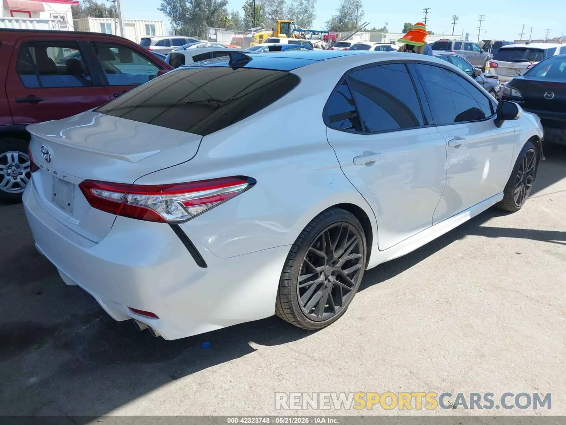 4 Photograph of a damaged car 4T1K61AK4LU980970 TOYOTA CAMRY 2020