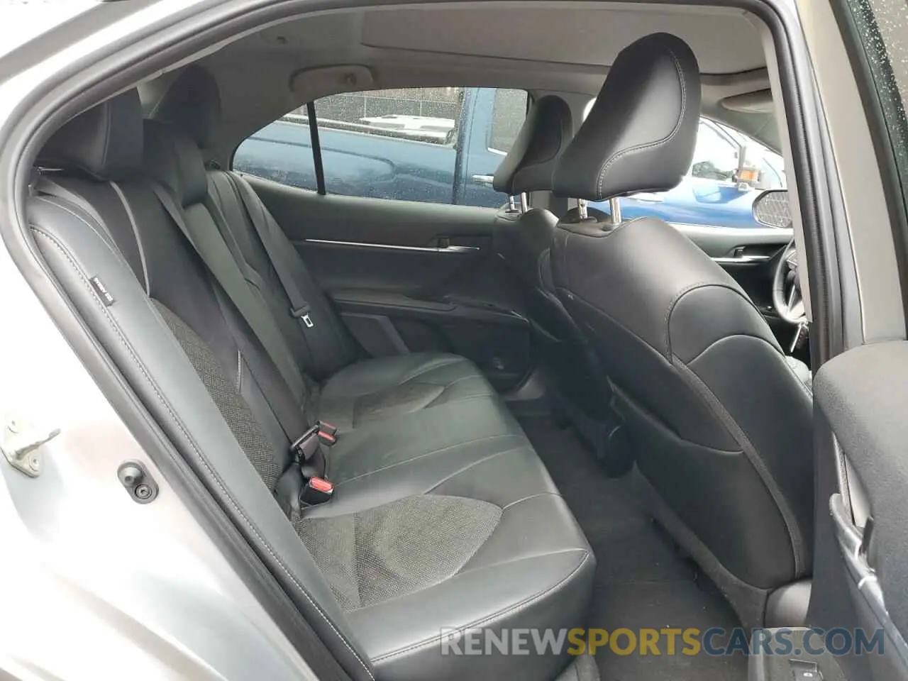 10 Photograph of a damaged car 4T1K61AK5LU302910 TOYOTA CAMRY 2020