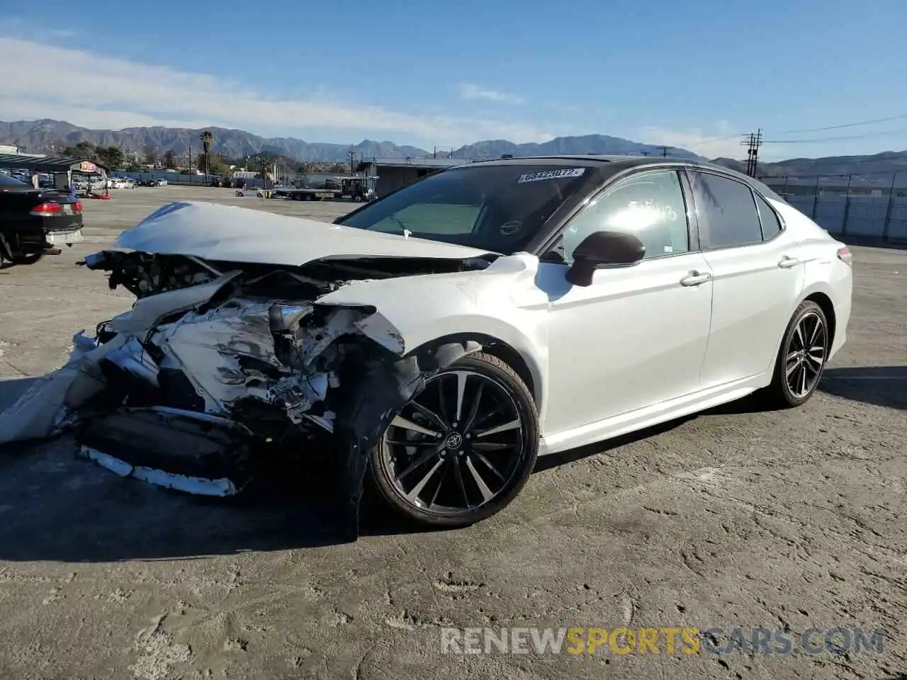 1 Photograph of a damaged car 4T1K61AK5LU320663 TOYOTA CAMRY 2020