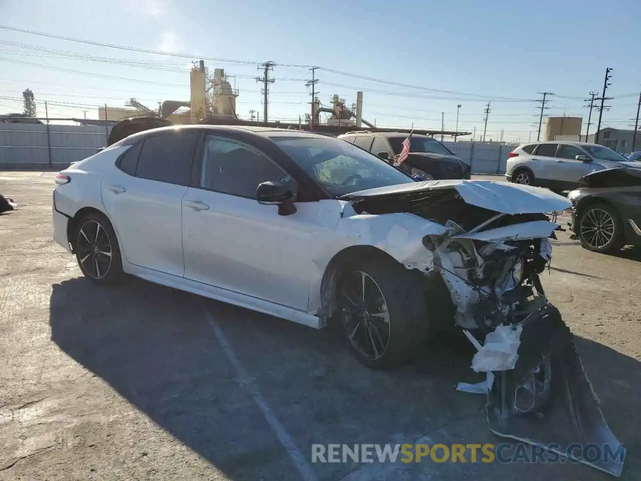 4 Photograph of a damaged car 4T1K61AK5LU320663 TOYOTA CAMRY 2020