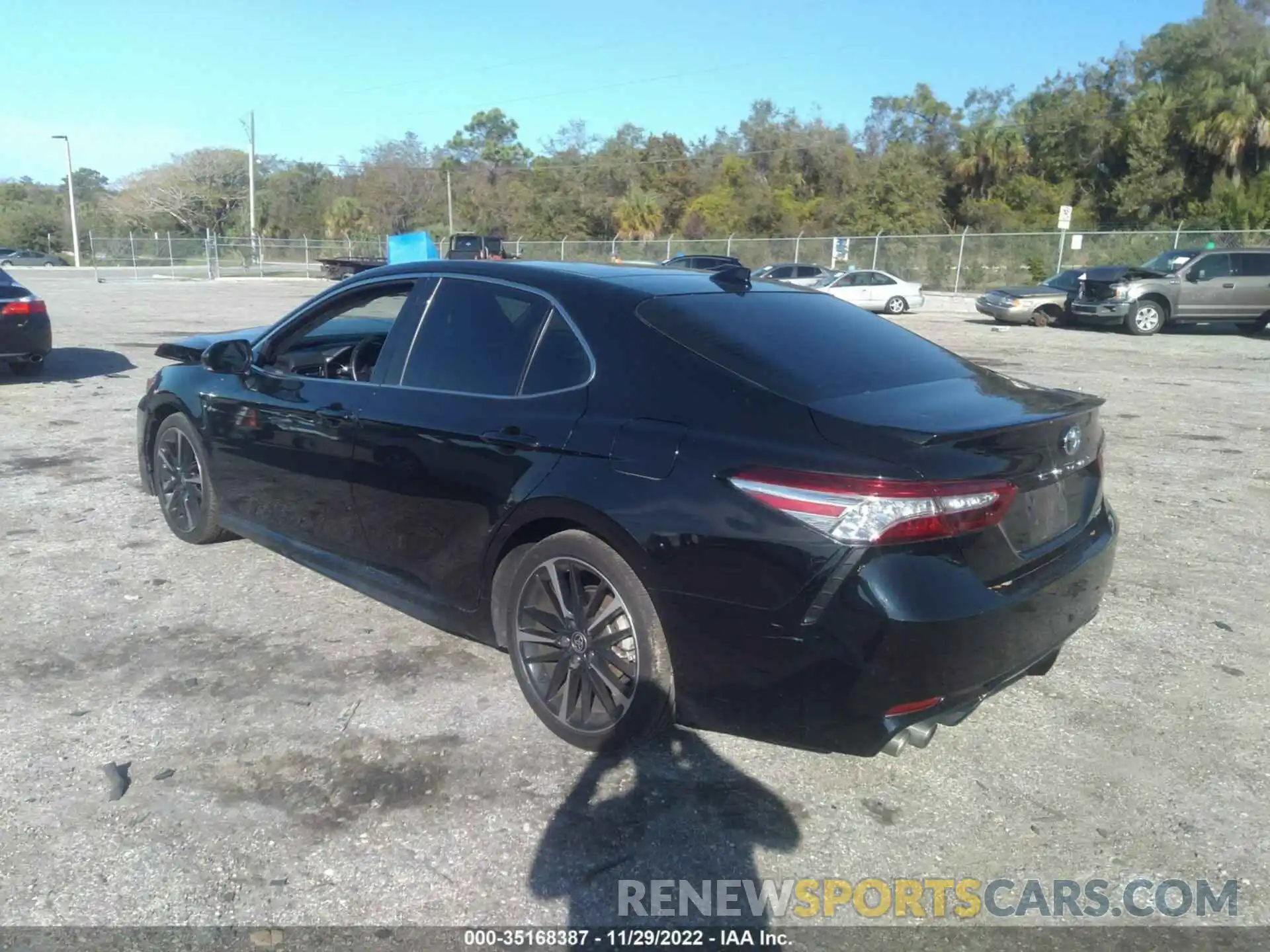 3 Photograph of a damaged car 4T1K61AK5LU363612 TOYOTA CAMRY 2020