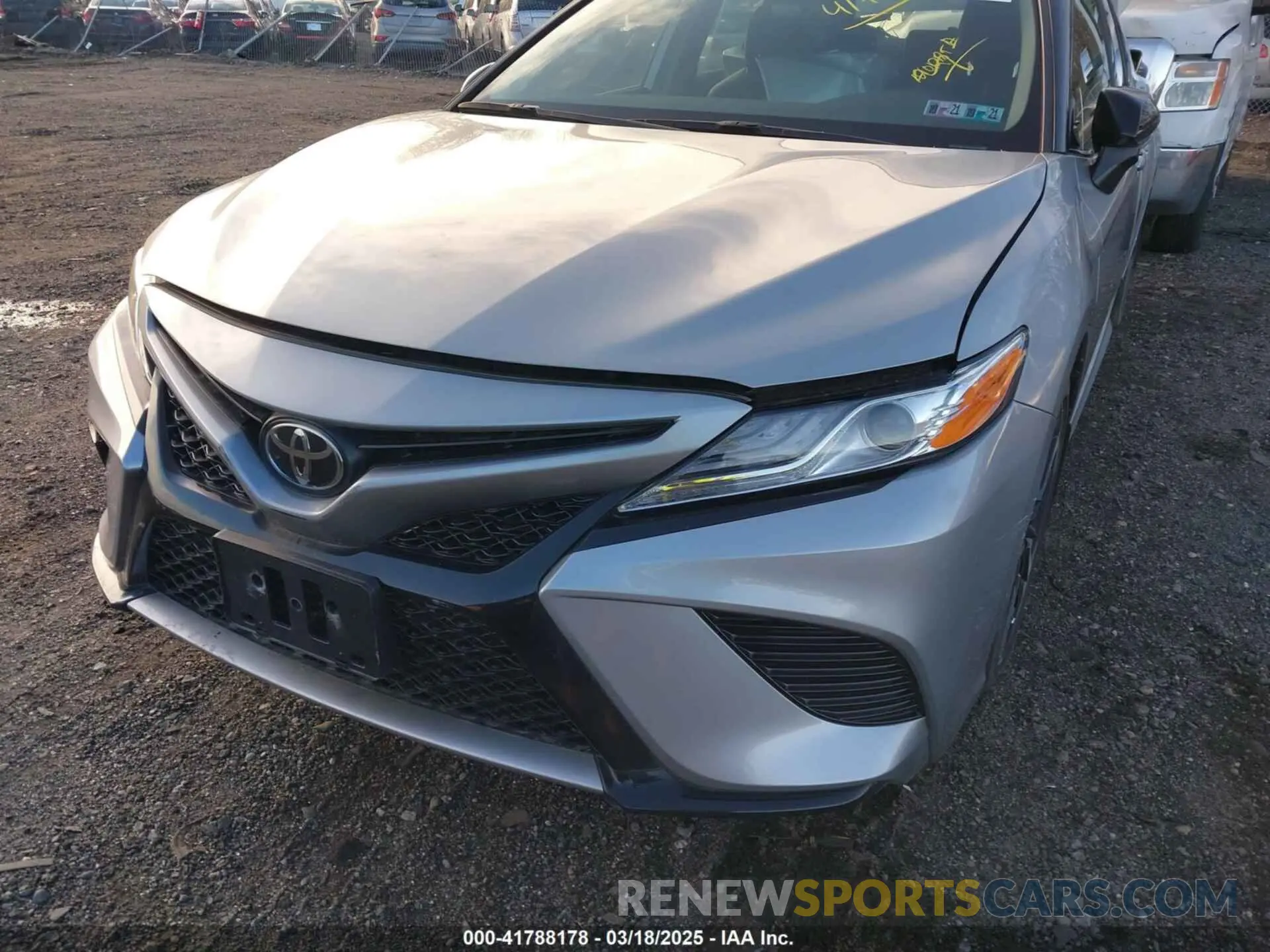 11 Photograph of a damaged car 4T1K61AK5LU366798 TOYOTA CAMRY 2020