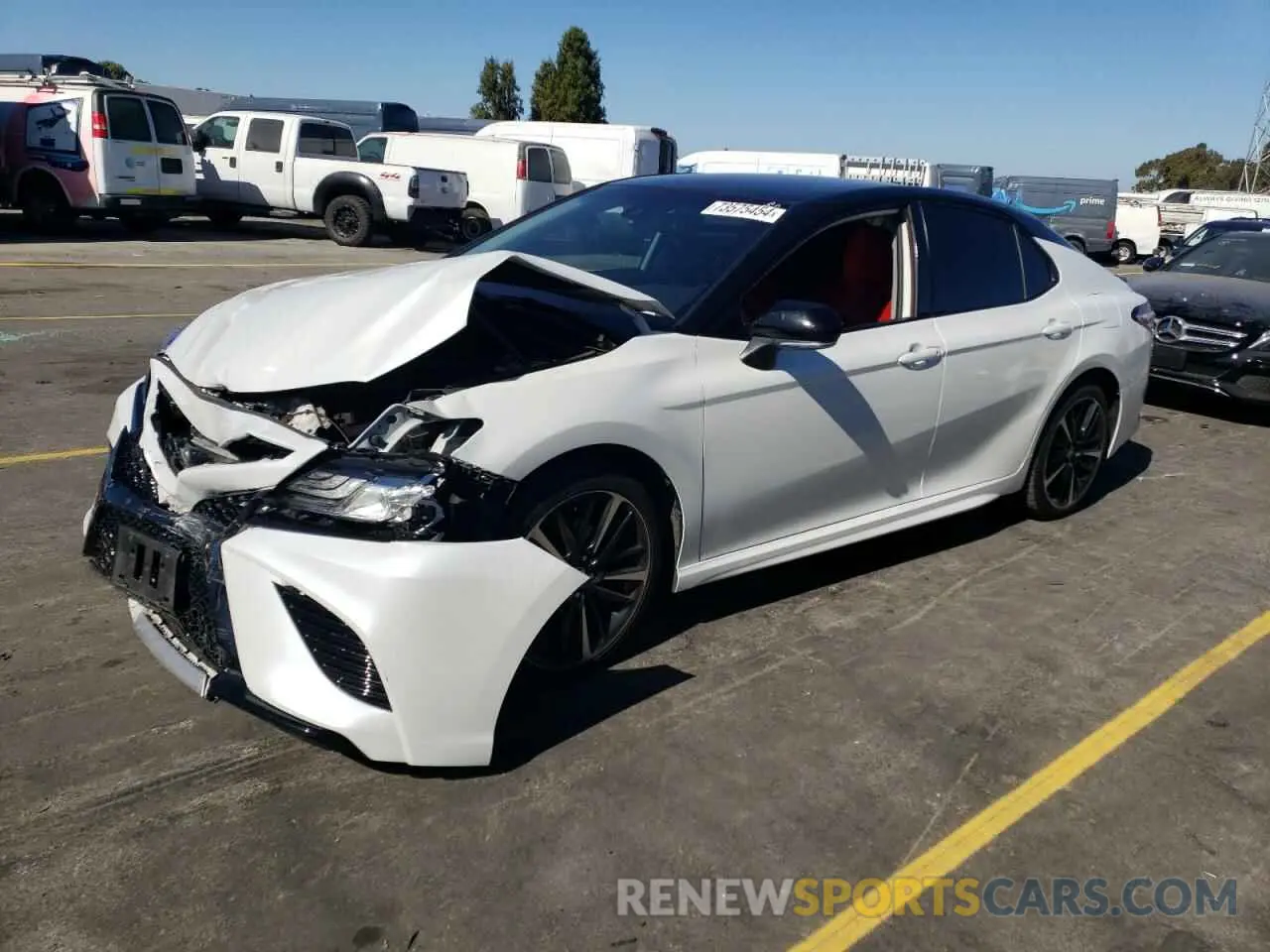 1 Photograph of a damaged car 4T1K61AK5LU367207 TOYOTA CAMRY 2020