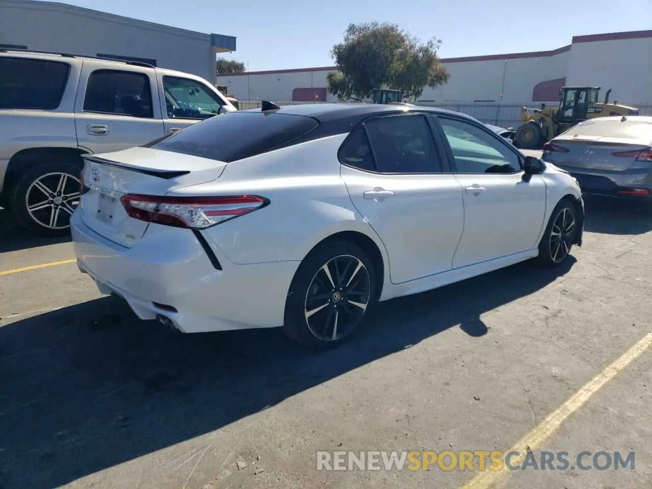 3 Photograph of a damaged car 4T1K61AK5LU367207 TOYOTA CAMRY 2020