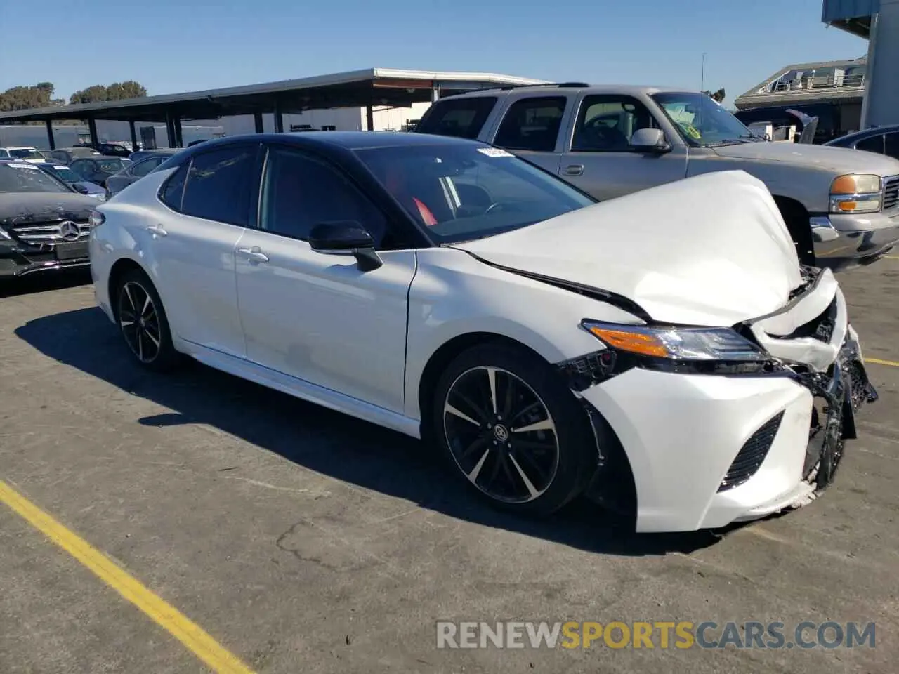 4 Photograph of a damaged car 4T1K61AK5LU367207 TOYOTA CAMRY 2020