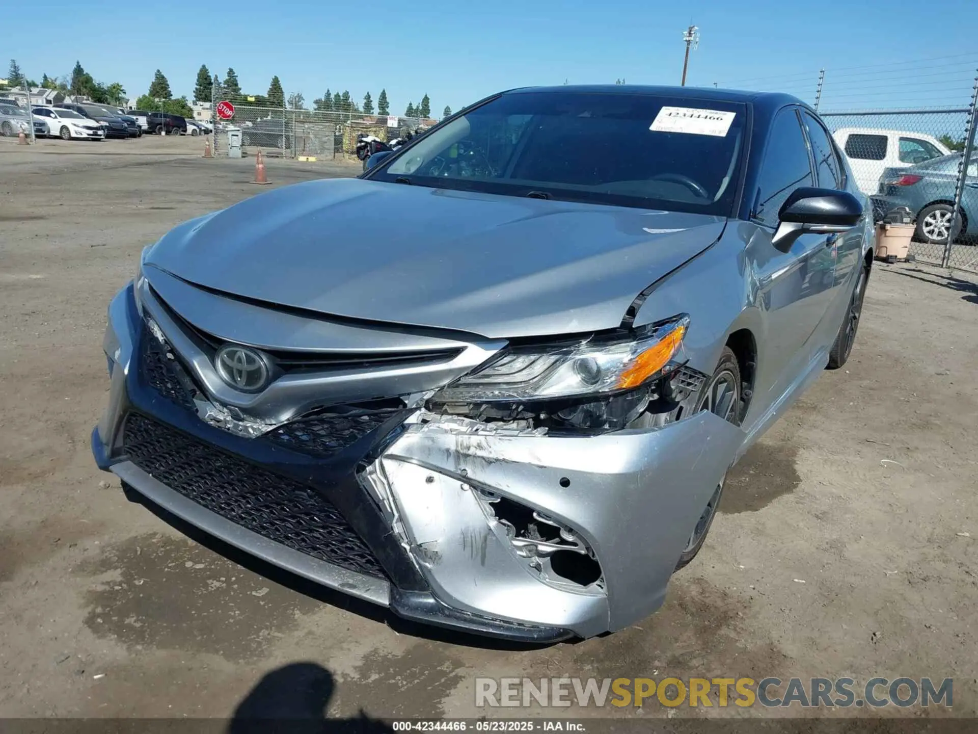 2 Photograph of a damaged car 4T1K61AK5LU371628 TOYOTA CAMRY 2020