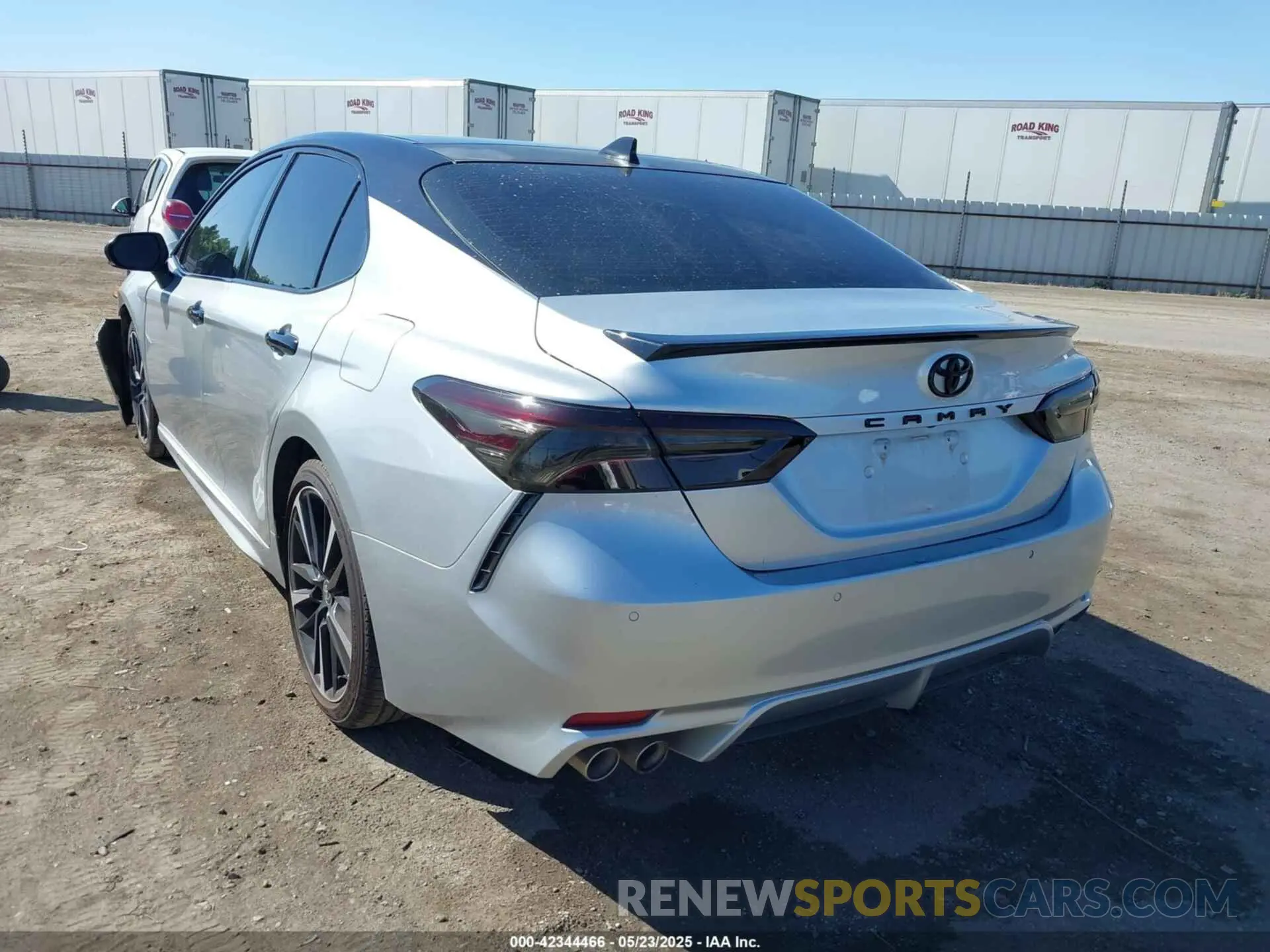 3 Photograph of a damaged car 4T1K61AK5LU371628 TOYOTA CAMRY 2020
