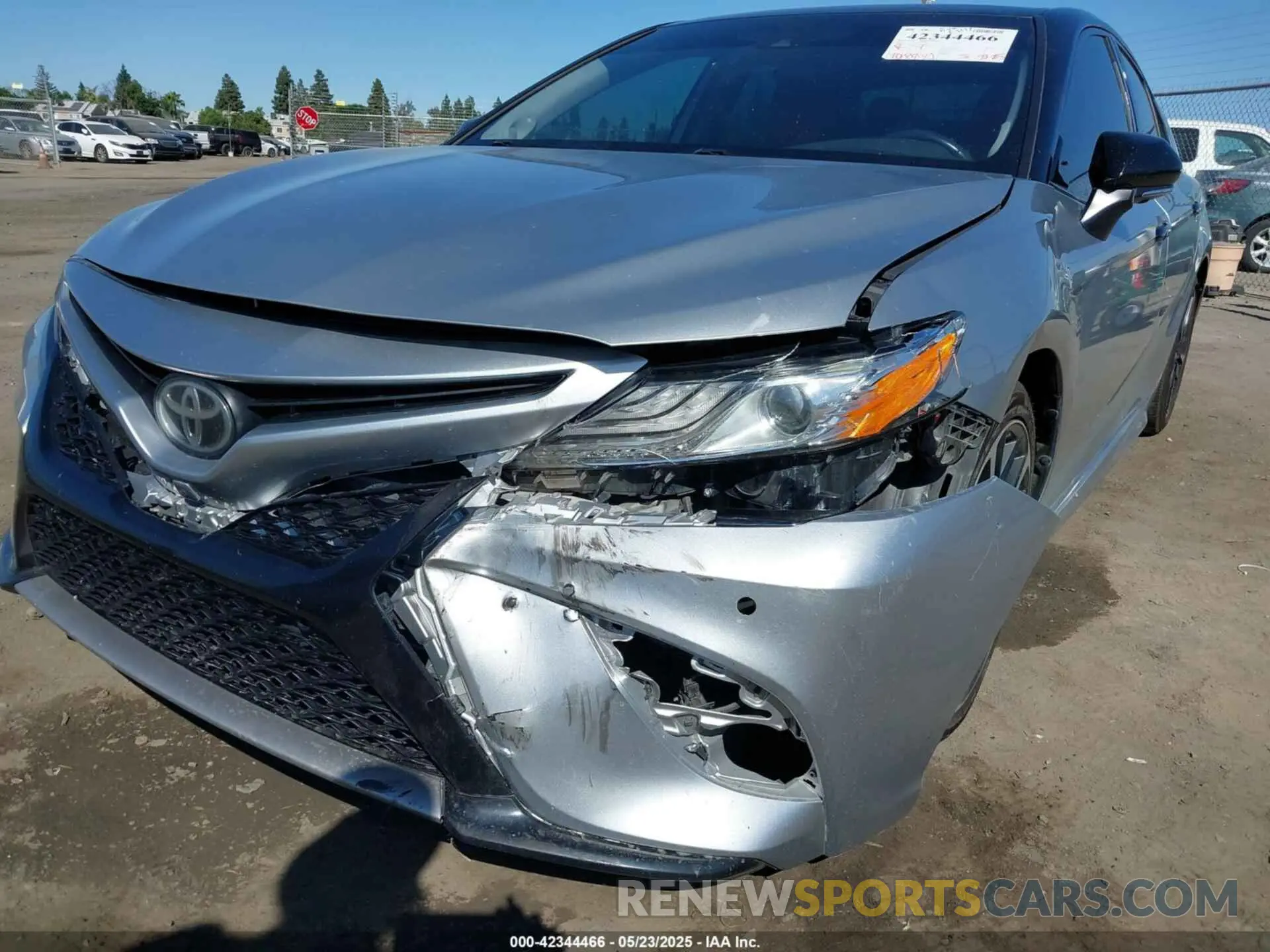 6 Photograph of a damaged car 4T1K61AK5LU371628 TOYOTA CAMRY 2020