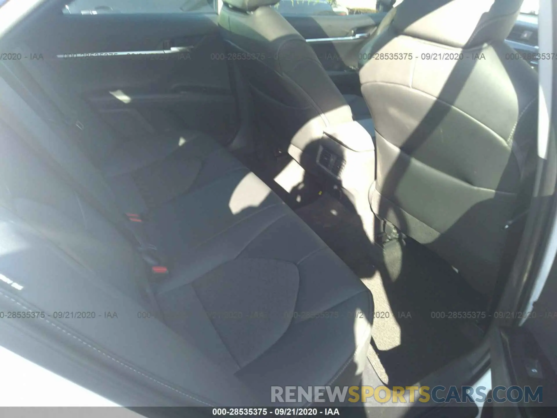 8 Photograph of a damaged car 4T1K61AK5LU375601 TOYOTA CAMRY 2020