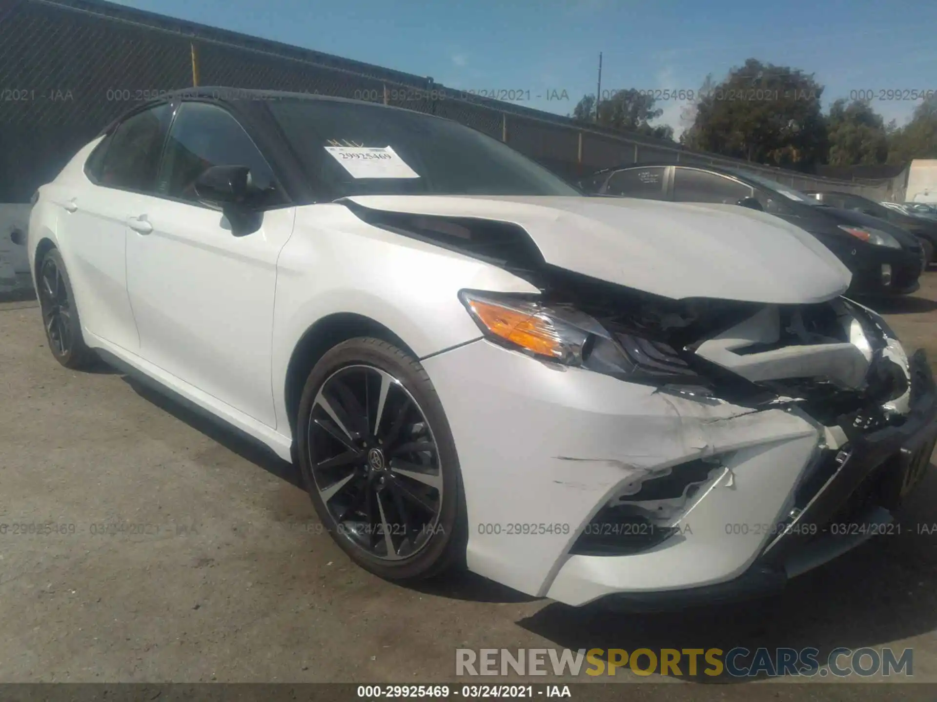 1 Photograph of a damaged car 4T1K61AK5LU376179 TOYOTA CAMRY 2020