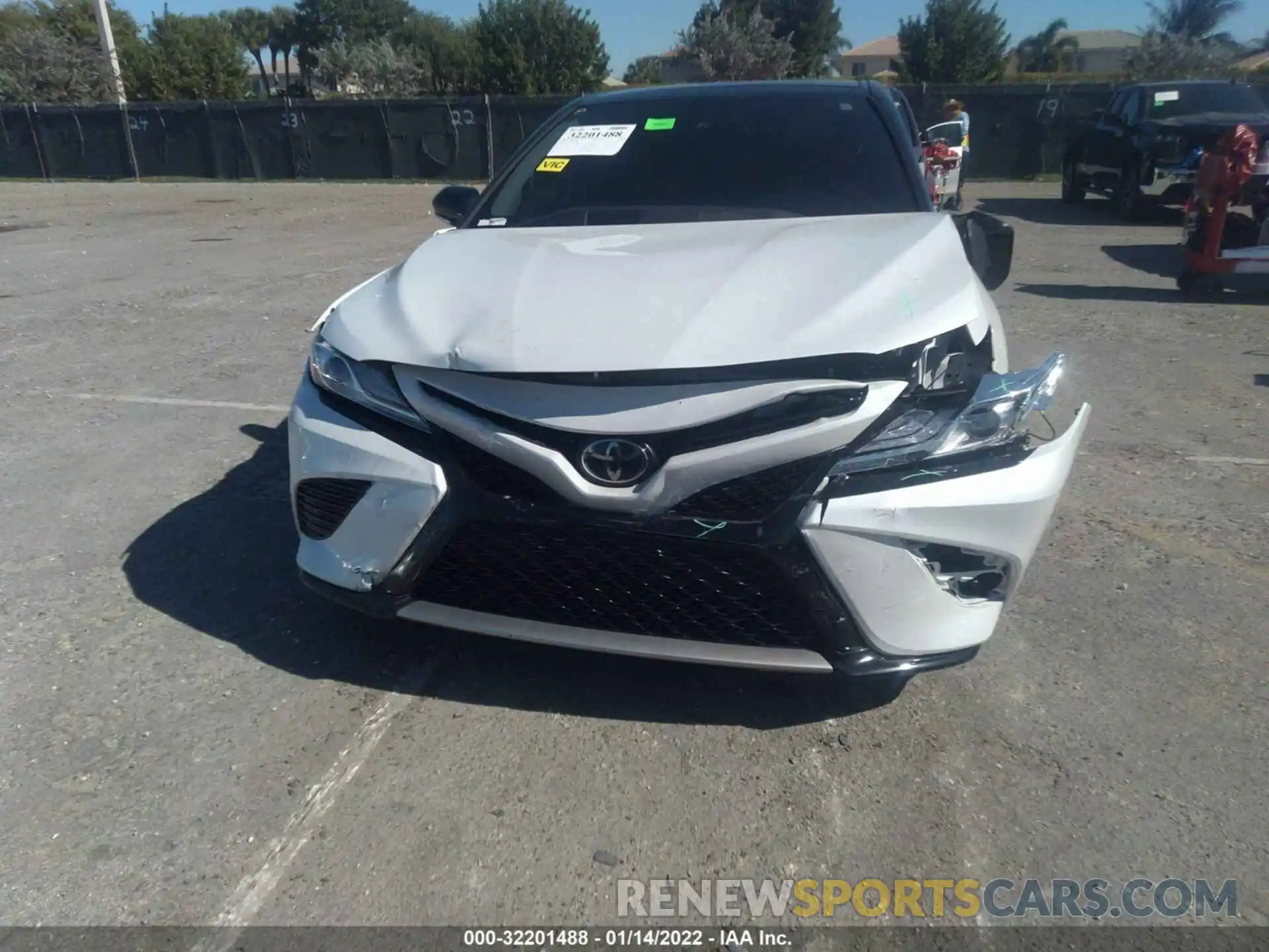 6 Photograph of a damaged car 4T1K61AK5LU385089 TOYOTA CAMRY 2020