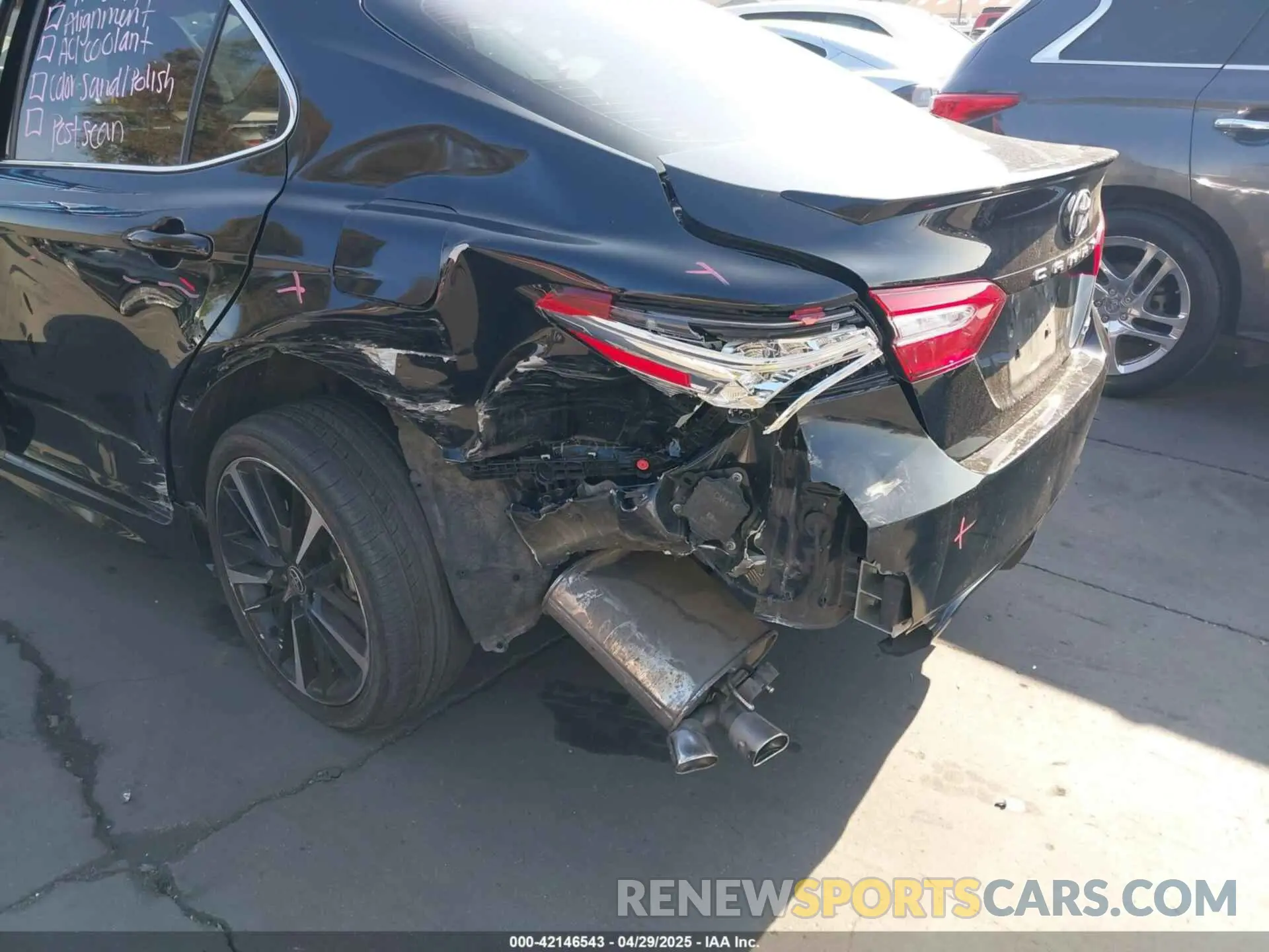 6 Photograph of a damaged car 4T1K61AK5LU507269 TOYOTA CAMRY 2020