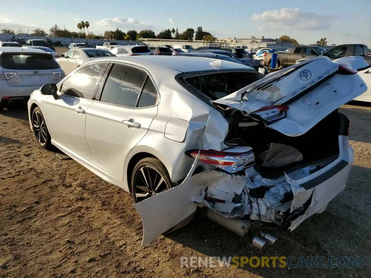 3 Photograph of a damaged car 4T1K61AK5LU863091 TOYOTA CAMRY 2020