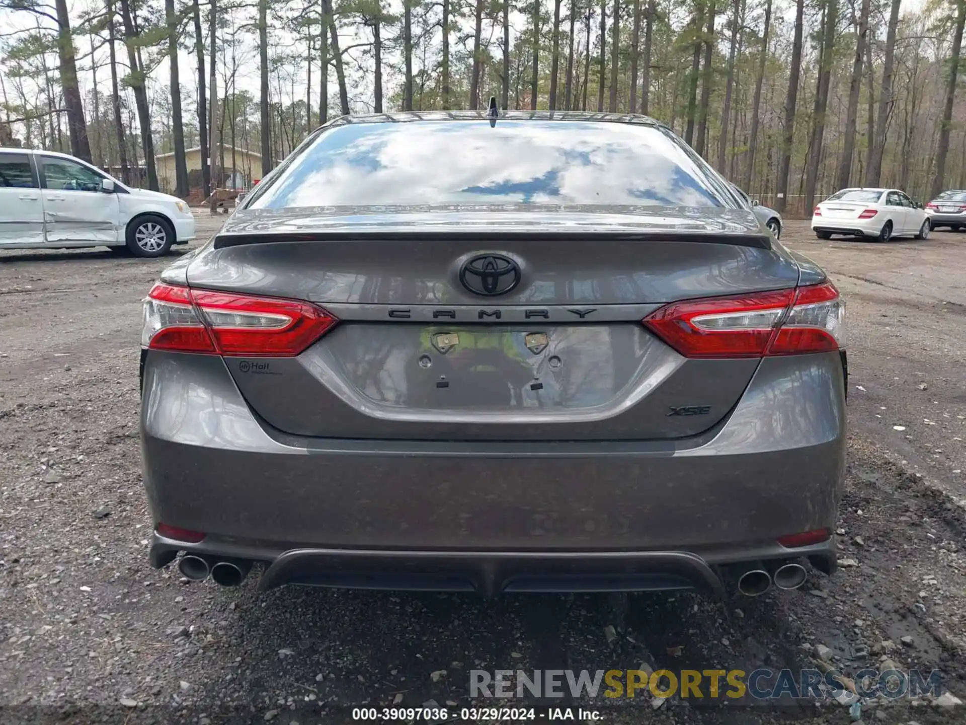 17 Photograph of a damaged car 4T1K61AK5LU890551 TOYOTA CAMRY 2020