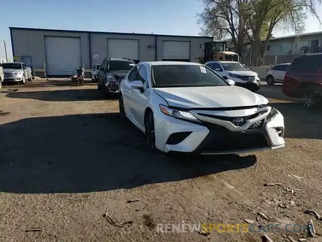 10 Photograph of a damaged car 4T1K61AK5LU942731 TOYOTA CAMRY 2020