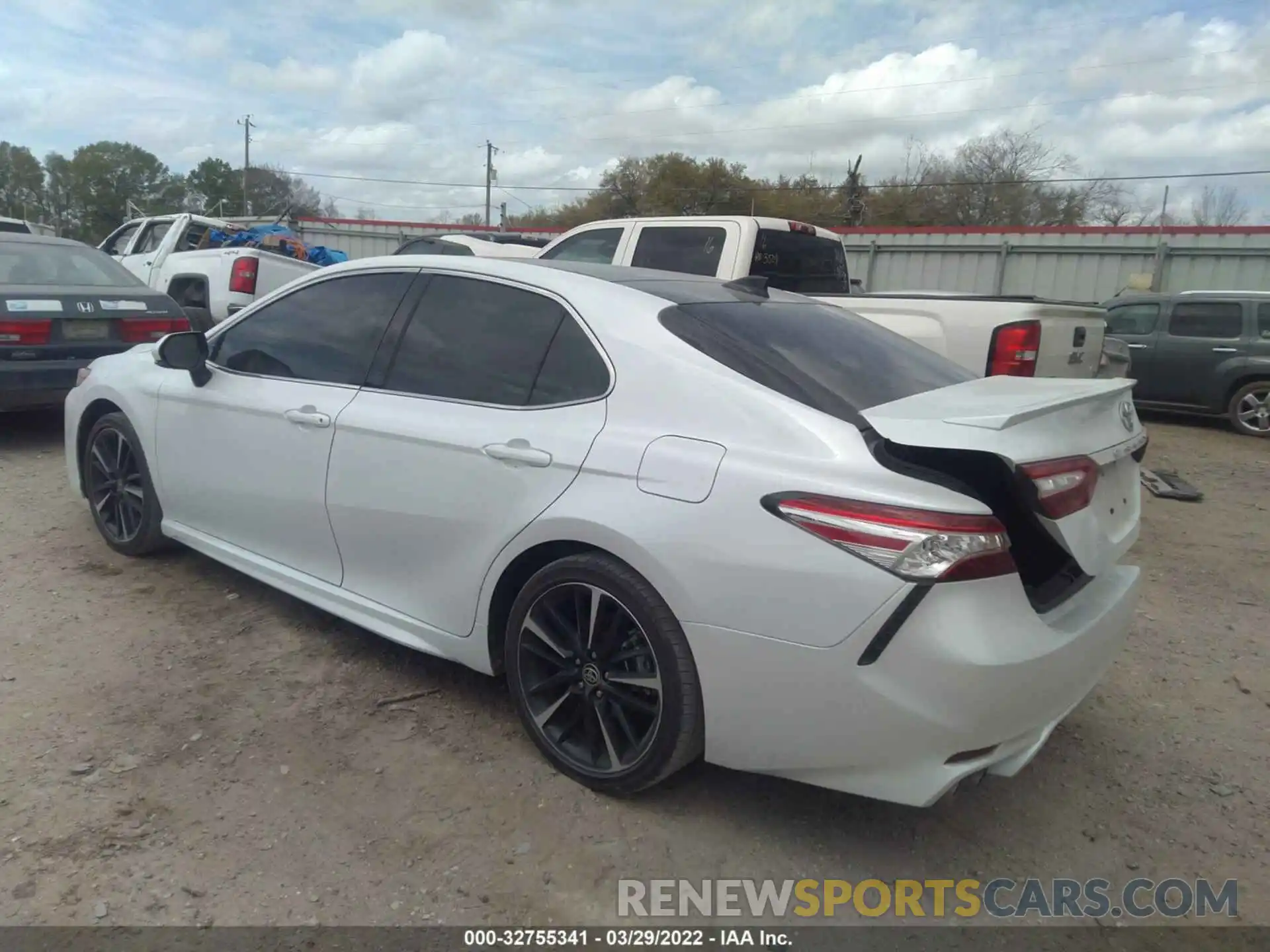 3 Photograph of a damaged car 4T1K61AK5LU954779 TOYOTA CAMRY 2020