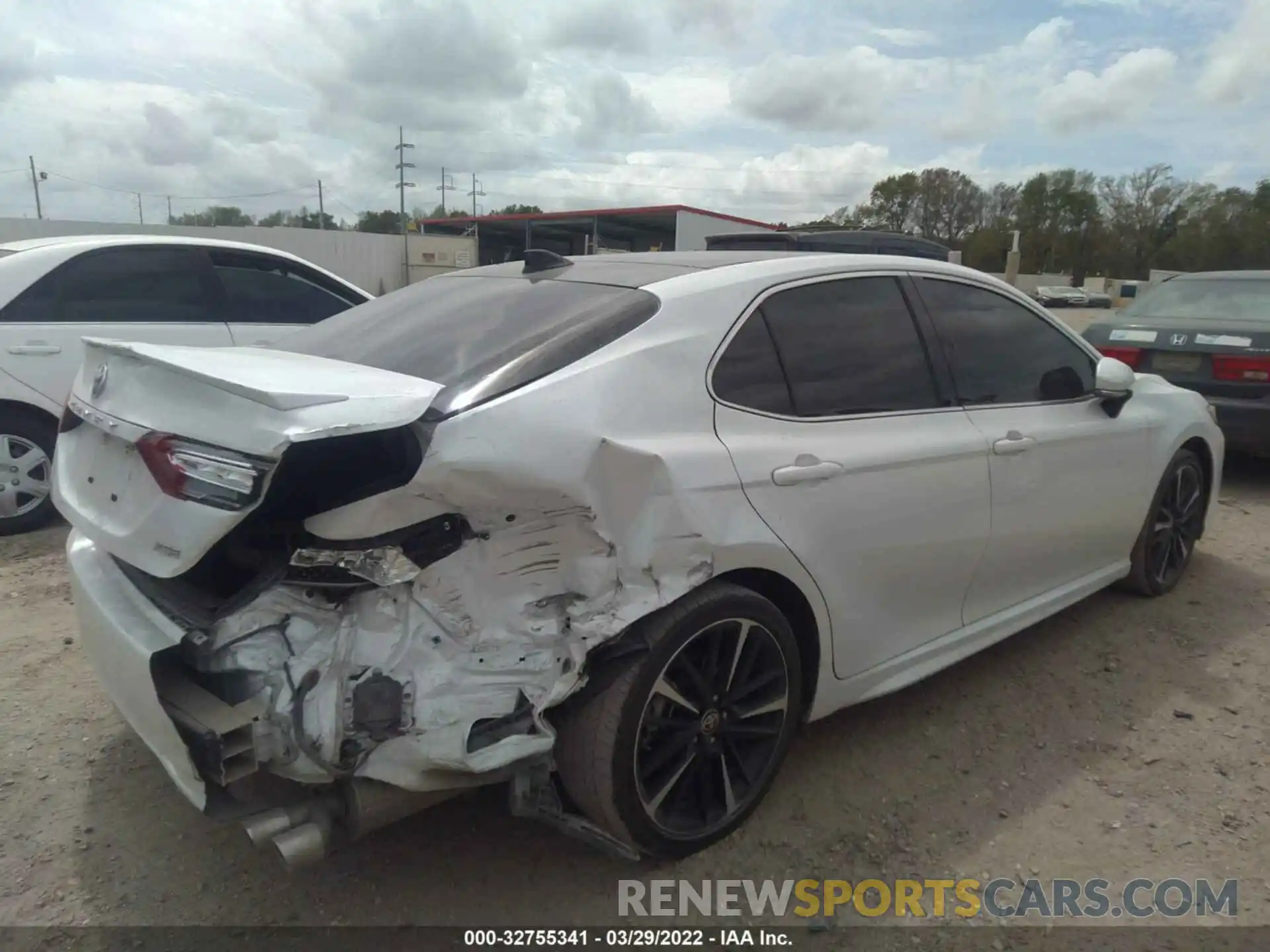 4 Photograph of a damaged car 4T1K61AK5LU954779 TOYOTA CAMRY 2020