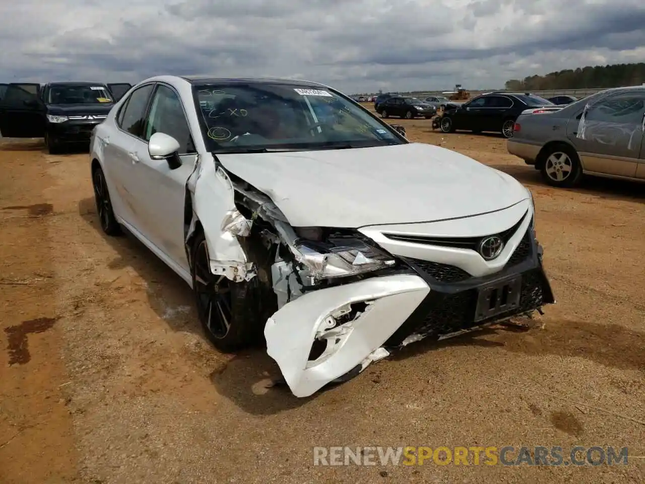 1 Photograph of a damaged car 4T1K61AK5LU956001 TOYOTA CAMRY 2020