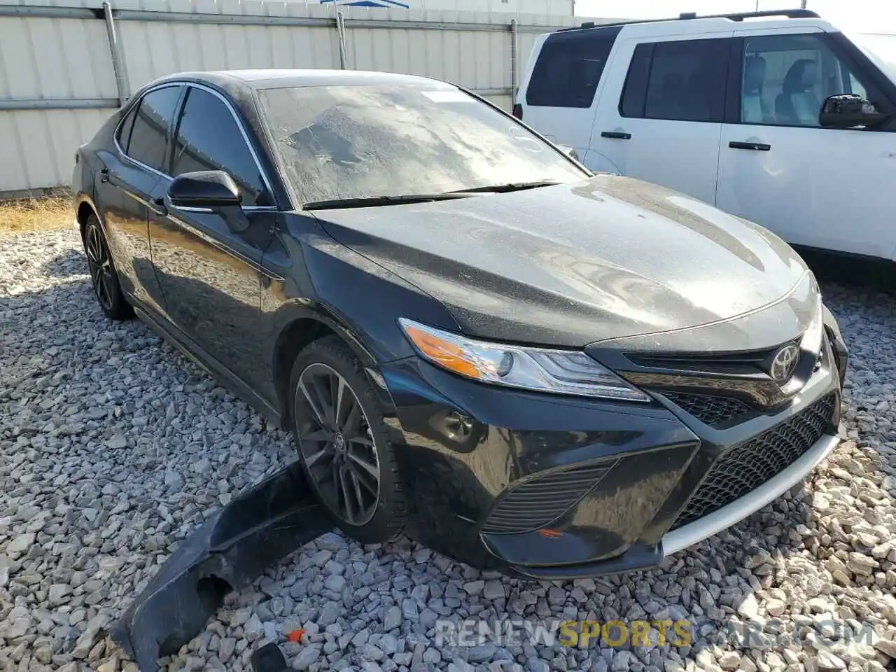 1 Photograph of a damaged car 4T1K61AK5LU957083 TOYOTA CAMRY 2020