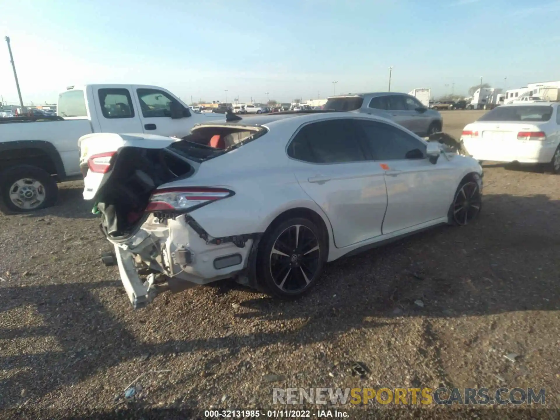 4 Photograph of a damaged car 4T1K61AK5LU977897 TOYOTA CAMRY 2020