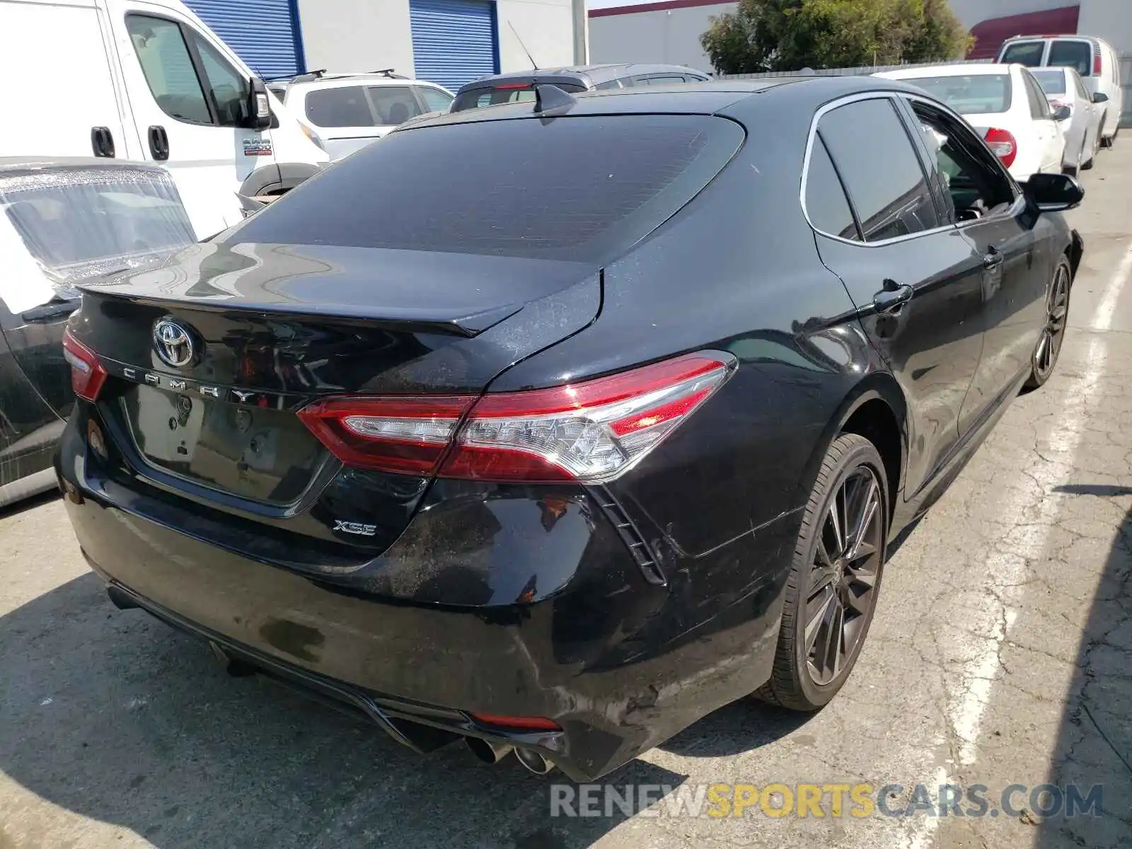 4 Photograph of a damaged car 4T1K61AK5LU995896 TOYOTA CAMRY 2020