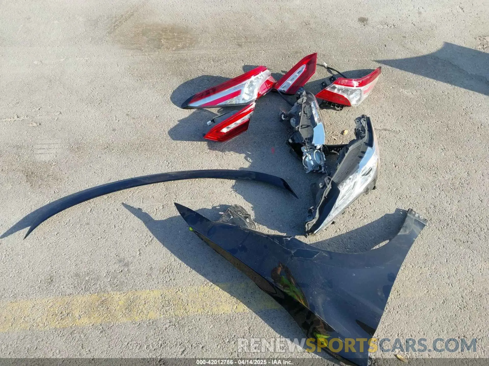 18 Photograph of a damaged car 4T1K61AK5LU997261 TOYOTA CAMRY 2020