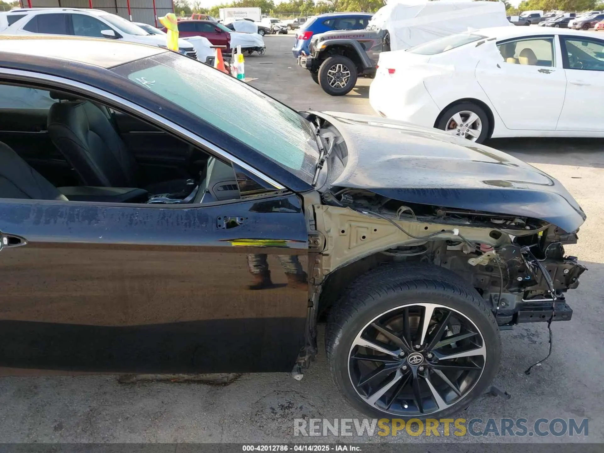 19 Photograph of a damaged car 4T1K61AK5LU997261 TOYOTA CAMRY 2020