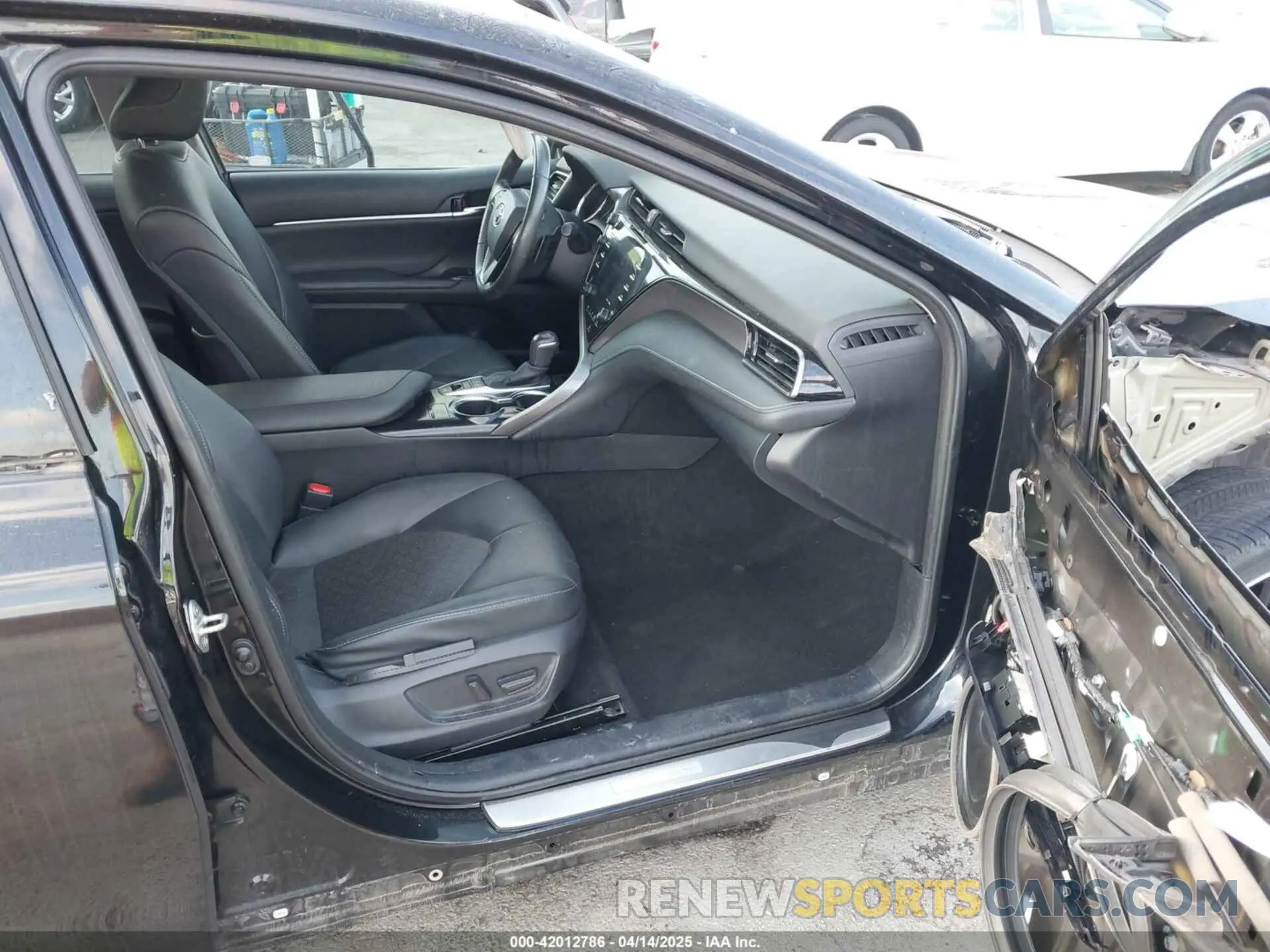 5 Photograph of a damaged car 4T1K61AK5LU997261 TOYOTA CAMRY 2020
