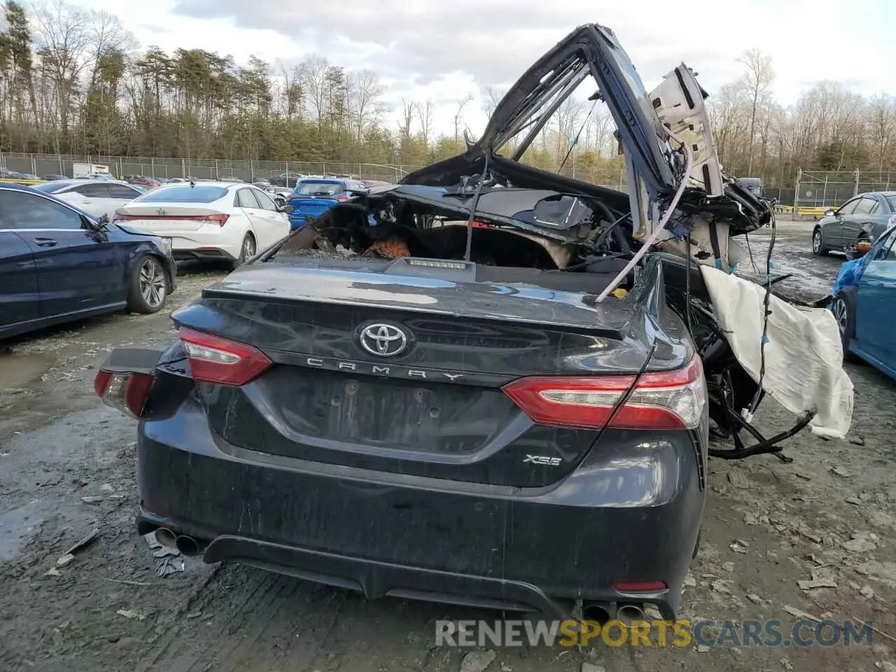 6 Photograph of a damaged car 4T1K61AK6LU303953 TOYOTA CAMRY 2020