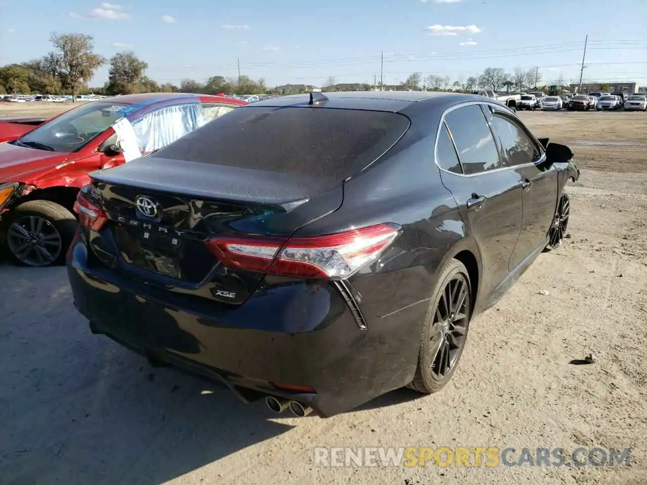 4 Photograph of a damaged car 4T1K61AK6LU320039 TOYOTA CAMRY 2020