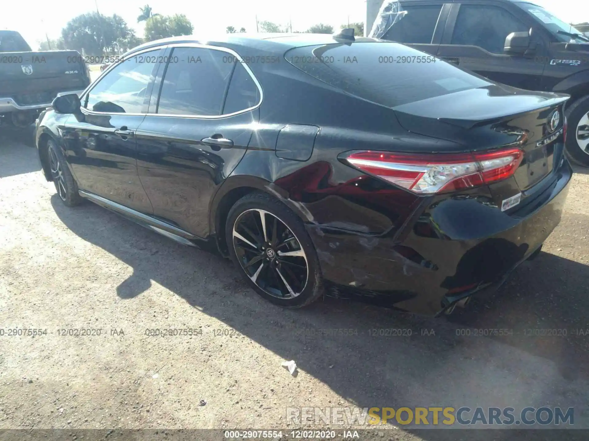 6 Photograph of a damaged car 4T1K61AK6LU325323 TOYOTA CAMRY 2020