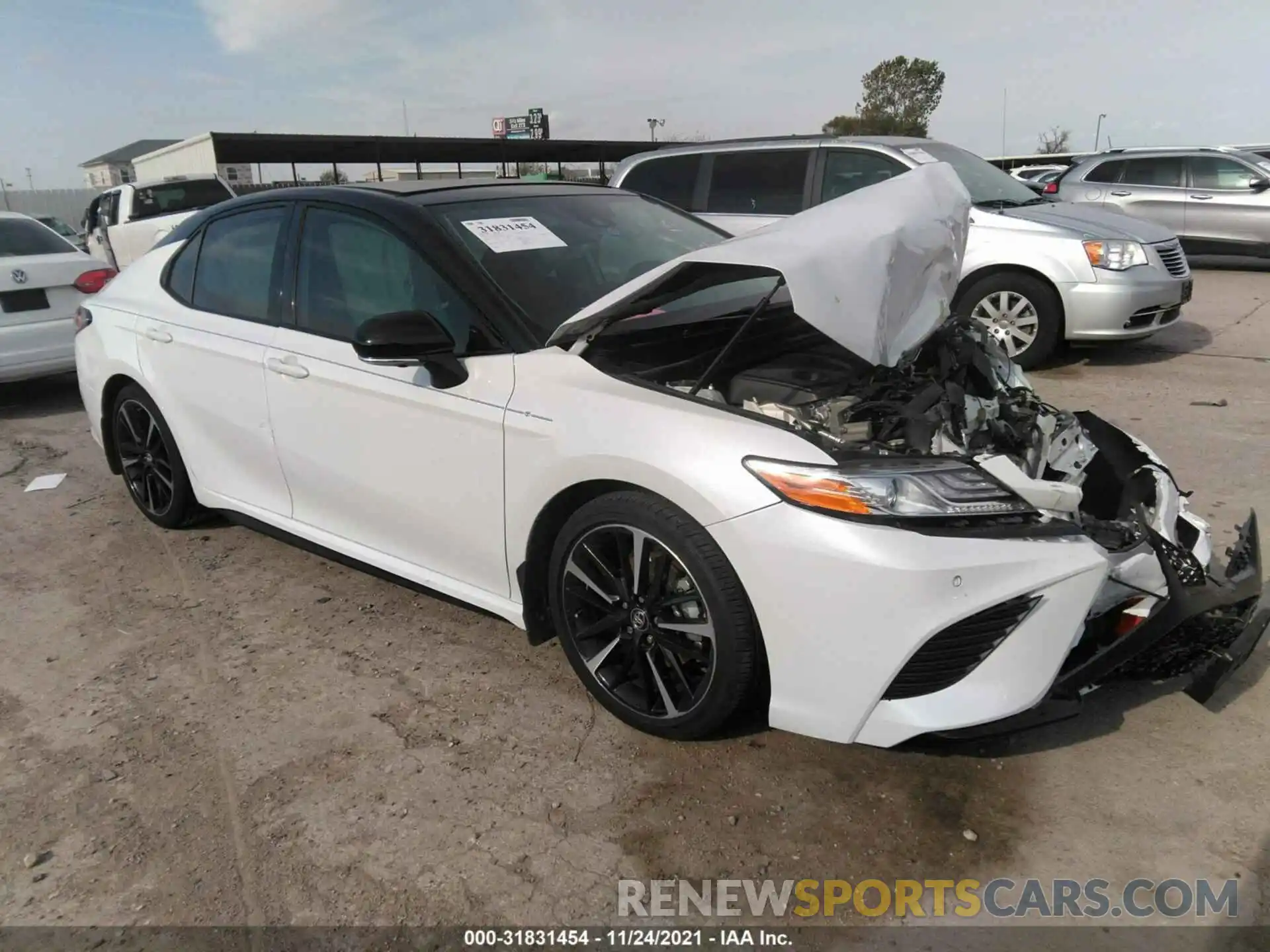 1 Photograph of a damaged car 4T1K61AK6LU326035 TOYOTA CAMRY 2020